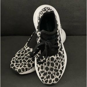 🐆🐆 Adidas Women’s Size 7 Swift Run Leopard Print Sneakers 🐆 🐆